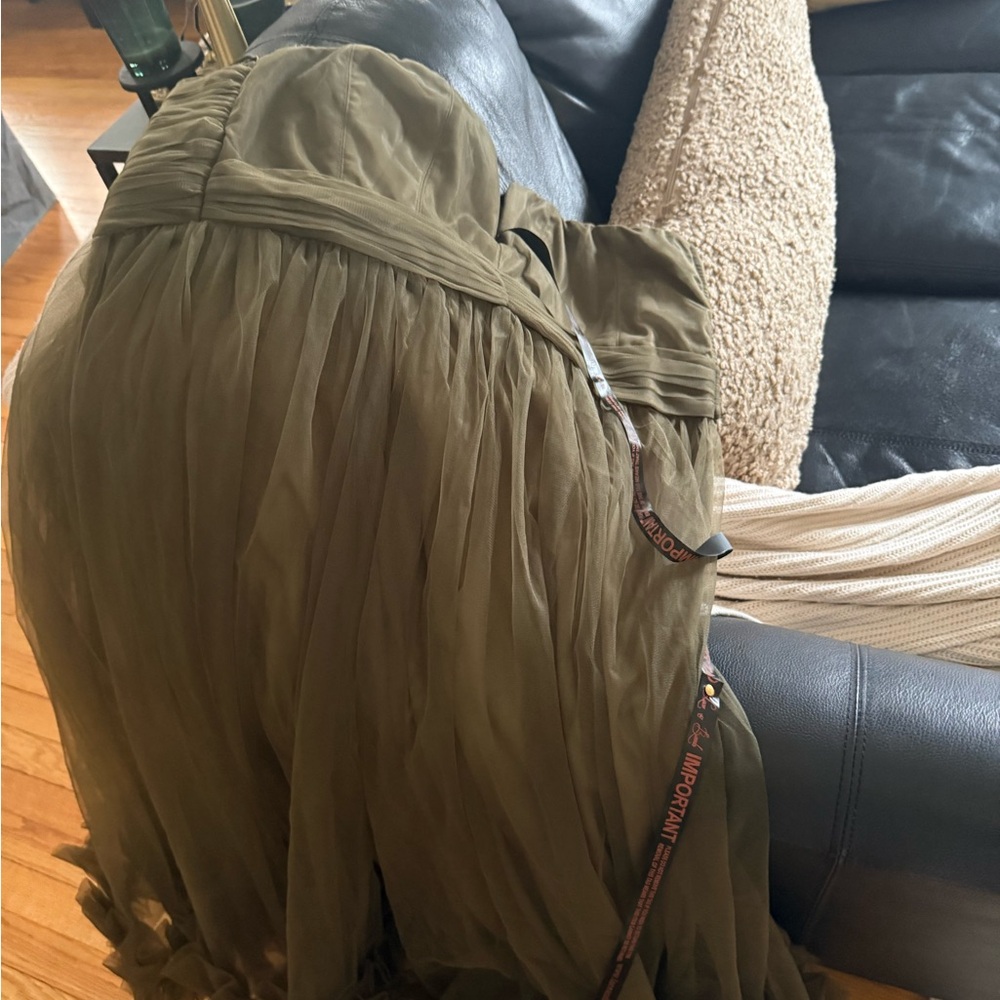 Elegant Strapless Olive Dress - Picture 4 of 10